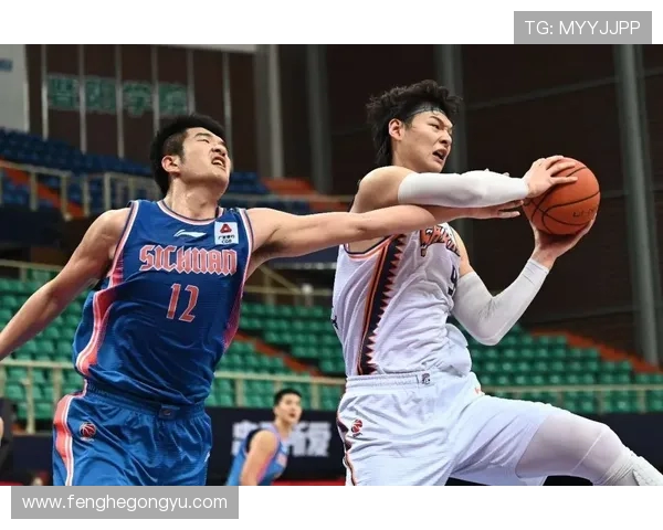 赛后分析：上海篮球队与重庆篮球队在比赛中的战术灵活性对比